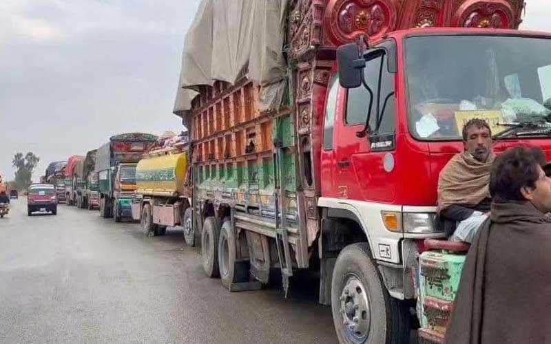اپر کرم کیلئے کم از کم 500 ٹرکوں پر مشتمل قافلہ روانہ, پانچ لاکھ آبادی علاقے میں محصور،فاقوں پر مجبور 