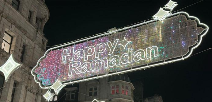 میئر لندن نے سینٹرل لندن میں رمضان لائٹس کا افتتاح کردیا.