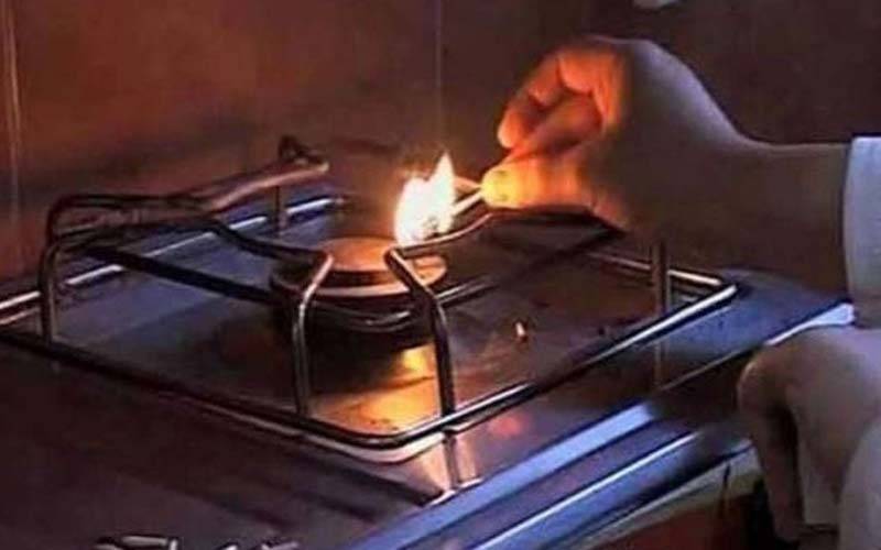 سحری میں گیس فراہمی کا دعوی، وزیراعظم کے نوٹس کے باوجود کراچی میں گیس کی لوڈشیڈنگ جاری