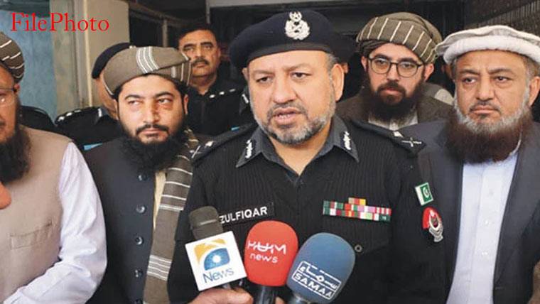 دارالعلوم حقانیہ اور بنوں کینٹ حملے میں ملوث نیٹ ورک کا سراغ لگا لیا: آئی جی خیبرپختونخوا
