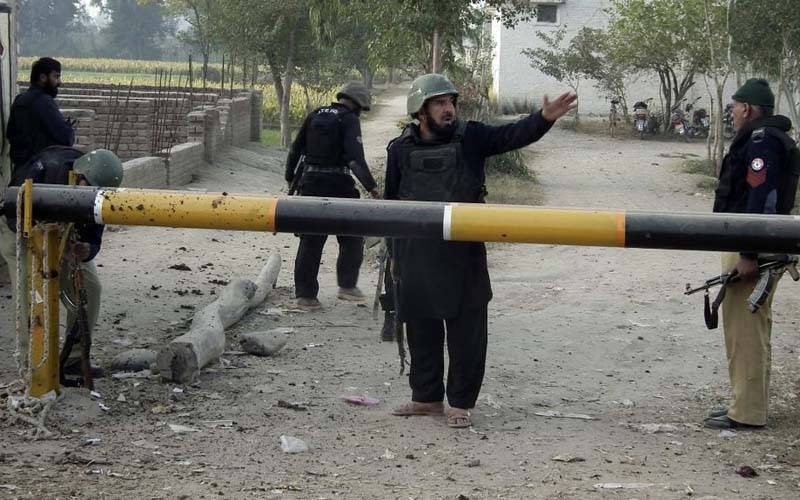 بنوں :تھانہ کینٹ کی حدود میں ریموٹ کنٹرول بم دھماکہ ،2 پولیس اہلکار زخمی