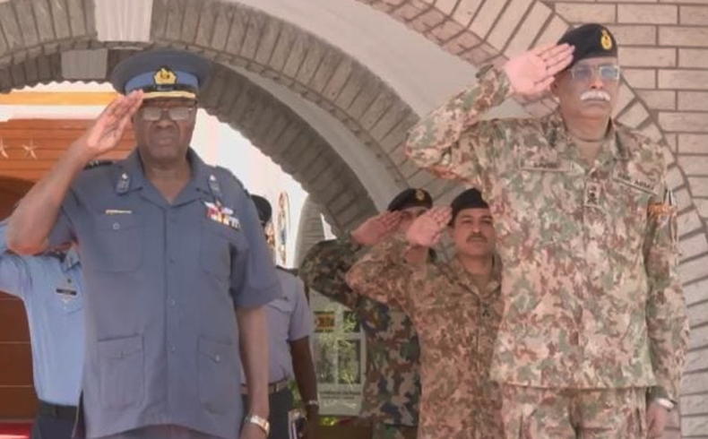 جنرل ساحر شمشاد مرزا سے زمبابوے کی فضائیہ کے سربراہ کی ملاقات ،  دو طرفہ تعاون بڑھانے کےعزم کا اظہار