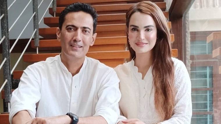 پاکستانی ماڈل نادیہ حسین کے شوہر عاطف خان کی کرپشن تحقیقات میں پیشرفت