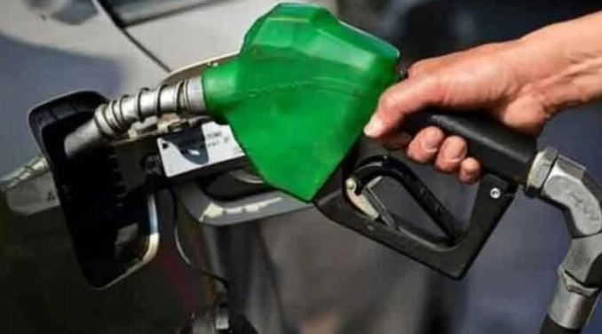 آئندہ 15 روز کیلئے پیٹرولیم مصنوعات کی قیمتیں برقرار رہنے کا امکان