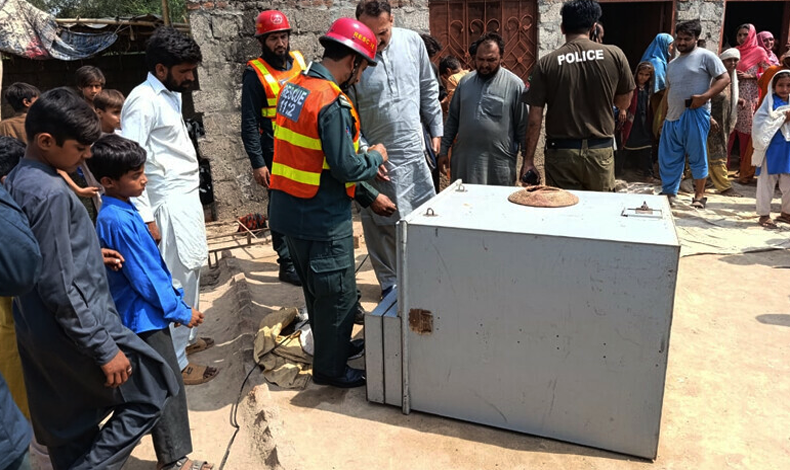 سرگودھا: صندوق میں کھیلتے ہوئے دم گھٹنے سے 4 بہنوں سمیت 6 بچیاں جاں بحق