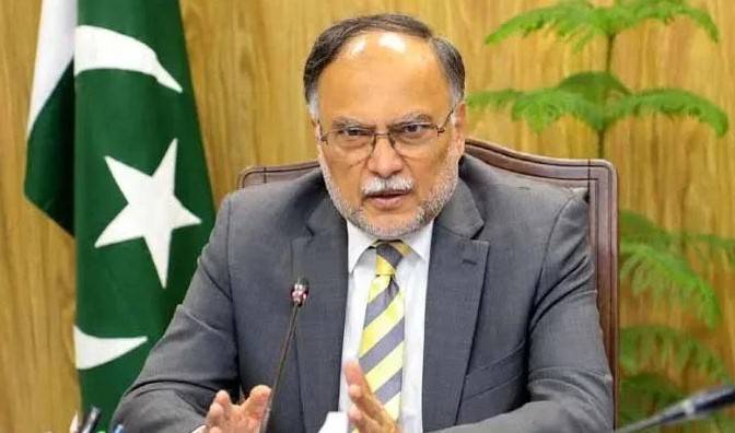  بھارت دنیا کو گمراہ کرنے کی کوشش کر رہا ہے: احسن اقبال