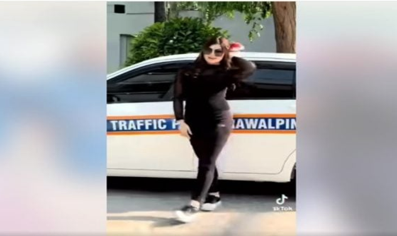 راولپنڈی ٹریفک پولیس کی گاڑیاں ٹک ٹاک  کے لیے استعمال ہونے لگیں
