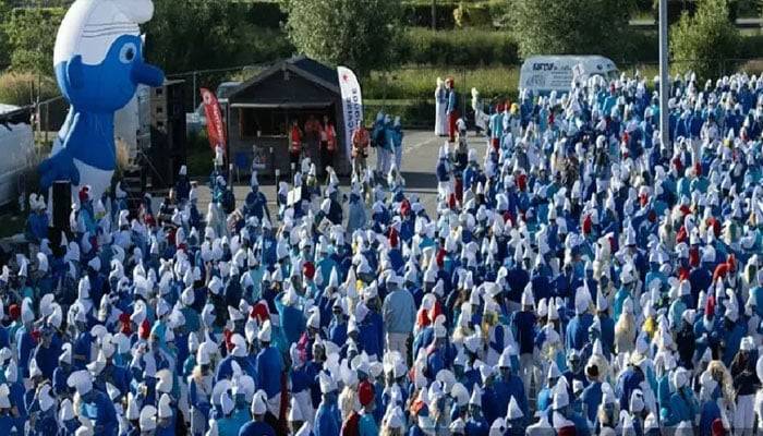 فرانس: 3 ہزار 76 افراد کا اسمرفز بننے کا عالمی ریکارڈ قائم