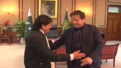 وزیراعظم عمران خان سے معروف گلوکار عطااللہ خان عیسی خیلوی کی ملاقات