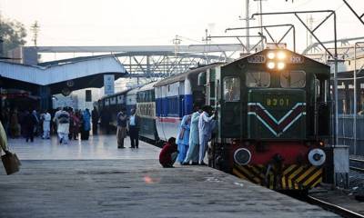 پاکستان ریلوے نے ٹرینوں کے کرایوں میں اضافہ کردیا
