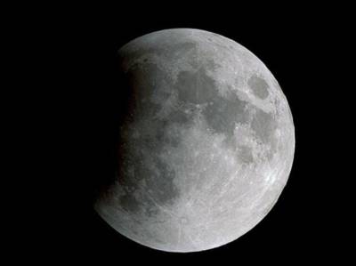 چینی خلائی مشن نے چاند کی سطح پر پانی کے شواہد دریافت کرلیے