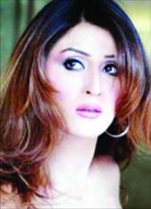 اداکارہ لیلیٰ جہانگیر بدر سے معافی مانگیں : فنکار برادری 