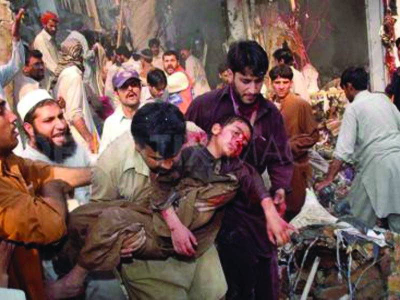عراق:7 پاکستانی اور ایرانی زائرین کار بم دھماکے میں جاں بحق ‘25 زخمی 