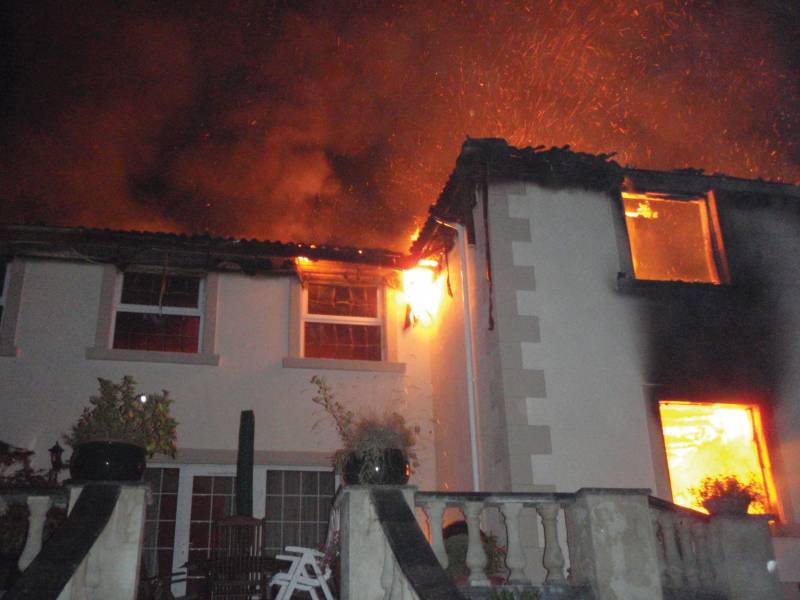 گھر اور سٹور میں آتشزدگی لاکھوں کا سامان جل گیا 