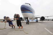 چین میں رسوں سے جہاز کھینچنے کا مقابلہ