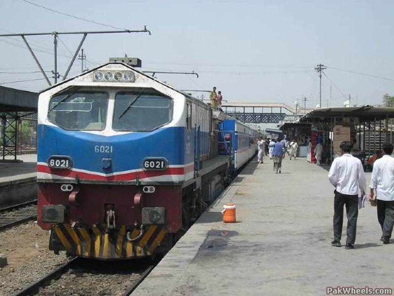 پاکستان ریلوے کا 500 نئی بوگیاں اور 50 ریلوے انجن خریدنے کا فیصلہ