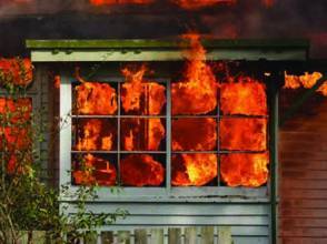 سٹور‘ گھر اور فیکٹری میں آتشزدگی لاکھوں مالیت کا سامان جل گیا