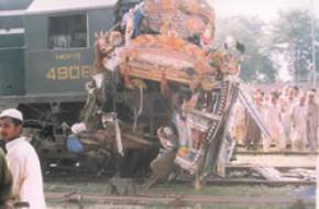 ٹریفک حادثات‘ ٹرین کی زد میں آ کر 3 افراد جاں بحق