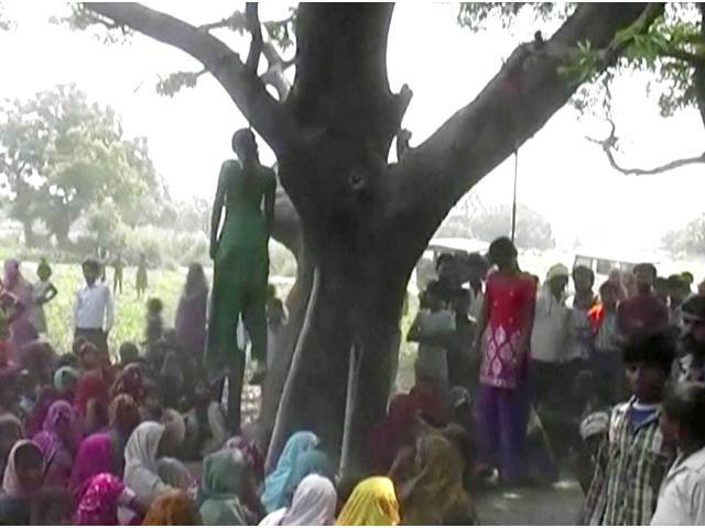 بھارت: 2 طالبات کے ساتھ زیادتی،قتل کرکے لاشیں درخت پر لٹکا دیں