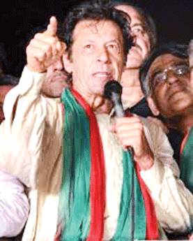 نئے پاکستان کیلئے تھوڑا پاگل پن ضروری ہے‘ اگلی عید تک تبدیلی آ چکی ہو گی : عمران خان 