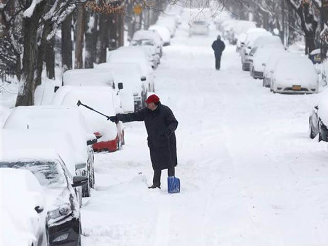  امریکی ریاستوں، بیلجئم میں شدید برفباری 3 افراد ہلاک، نظام زندگی درہم برہم 