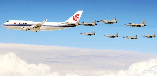 چینی صدر کا تاریخی استقبال ، پاک فضائیہ کے 8 طیاروں نے حفاظتی حصار میں لئے رکھا
