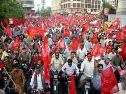 مزدوروں کا عالمی دن جوش و جذبے سے منایا گیا، لاہور سمیت ملک بھر میں ریلیاں 