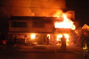 دو گھروں میں آتشزدگی ،لاکھوں کا سامان جل کر تباہ