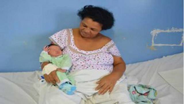 برازیل: 51 سالہ خاتون 21 ویں بچے کی ماں بن گئی