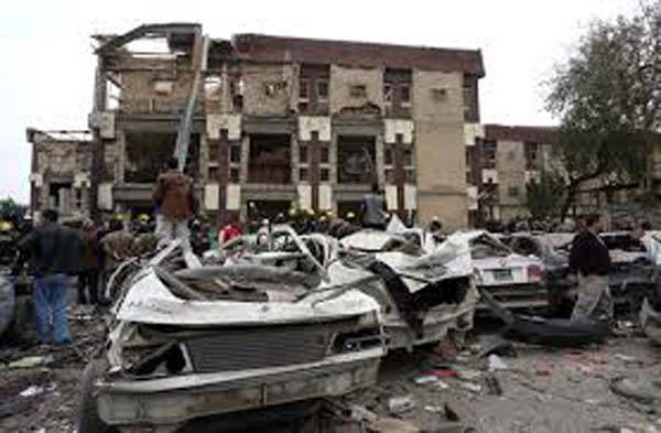 عراق: ہوٹلوں کے قریب داعش کا خودکش کار بم دھماکہ، ٹرک ڈرائیوروں سمیت15 جاں بحق 