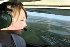 امریکی لڑکی 14 سال کی عمر میں تنہا جہاز اڑانے کا عالمی ریکارڈ