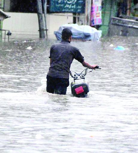 بارش جاری‘ چھت گرنے‘ کرنٹ لگنے سے پانچ افراد جاں بحق‘ دریائے راوی سندھ کی سطح بلند