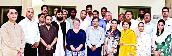 برطانیہ کی سیاسی امور کی ڈپٹی کونسلر اور سنیئر سیاسی مشیر کا مسلم لیگ ن لاہور کے دفتر کا دورہ 