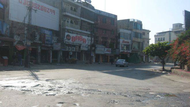 راولپنڈی میں زندگی معطل شہری گھروں میں محصور‘سڑکیں بند رہیں