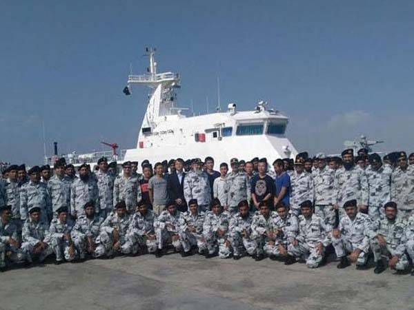چین نے سی پیک کی حفاظت کے لئے جدید ہتھیاروں سے لیس2 بحری جہاز پاکستان نیوی کے حوالے کر دئیے 