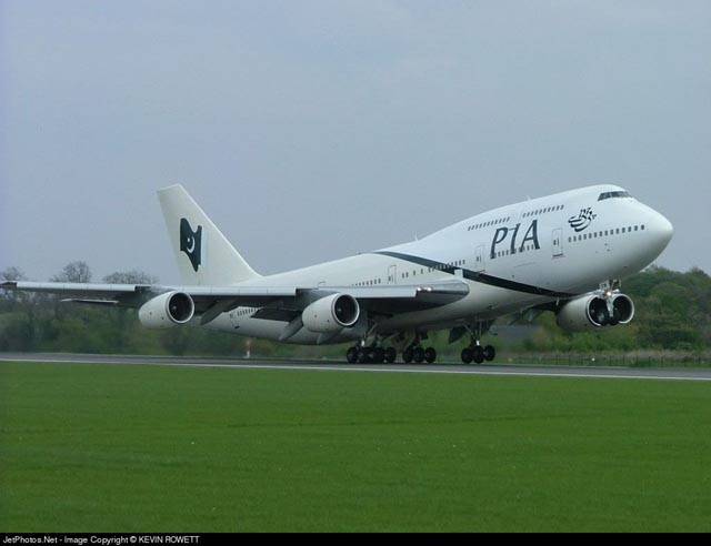 پی آئی اے کی لندن جانیوالی پرواز سے پرندہ ٹکرا گیا، طیارہ بڑے حادثہ سے بال بال بچا