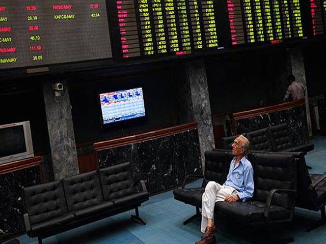 سٹاک مارکیٹ پاکستان سٹاک ایکسچینج میں گزشتہ ہفتے کے دوران مندی کے جاری تسلسل پر 100 انڈیکس 782.40پوائنٹس کمی پر 48409.35 کی انتہائی نچلی سطح پر بند