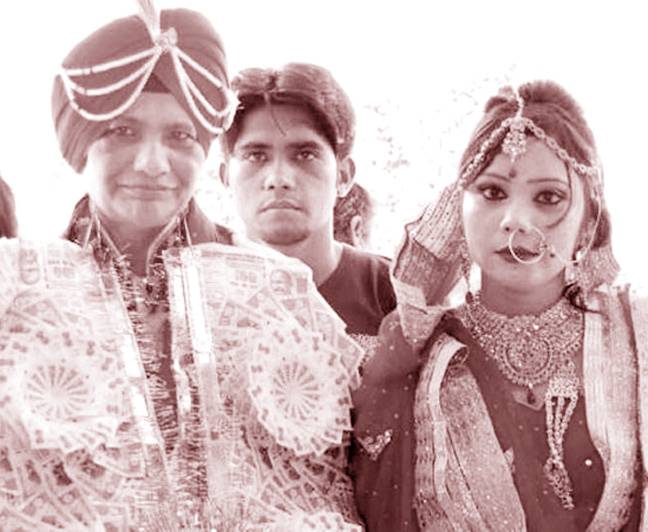 بھارت: ہندو خاتون نے ہم جنس سے شادی کر لی
