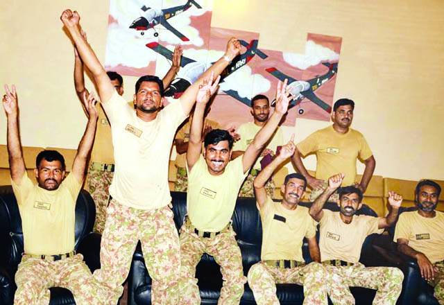 پاک فوج کا قومی ٹیم کی شاندار کامیابی پر جشن