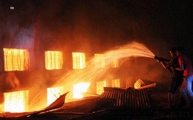 2 گھروں میں آگ لگنے سے لاکھوںکا نقصان