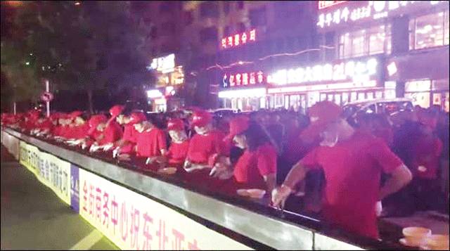 چین میں100میٹر لمبا کباب تیار کر لیا گیا