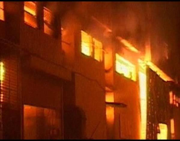 بادامی باغ: نمکو فیکٹری میں آتشزدگی‘ چوکیدار جھلس کر زخمی