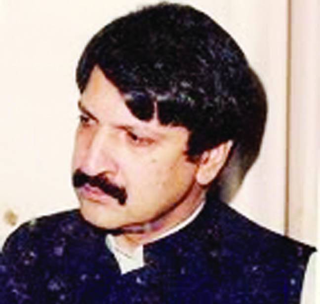 سابق وفاقی وزیر ملک نعیم خان کا انتقال سینکڑوں سوگواروں کی موجودگی میں سپردخاک
