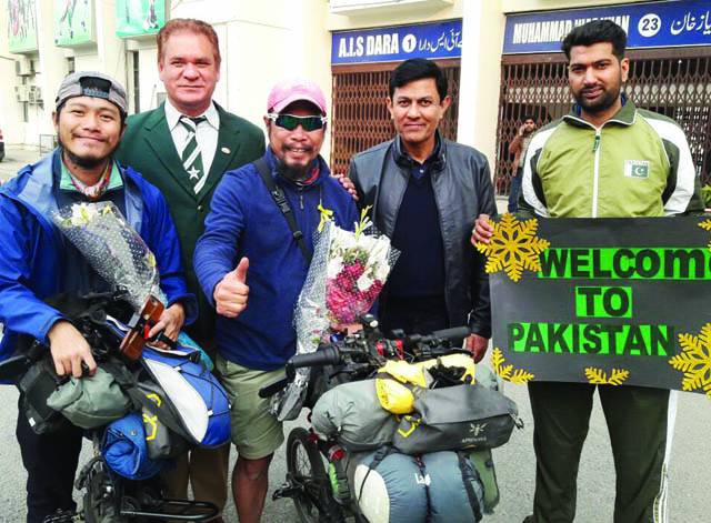 کینسر کے خلاف آگاہی مہم ‘ ملائیشیا کے سائیکلنگ وفد کی پاکستان آمد
