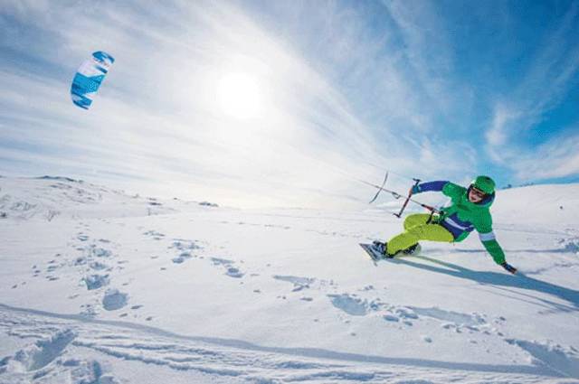 ناروے:شدید سردی میں سنو کائٹنگ کا مقابلہ