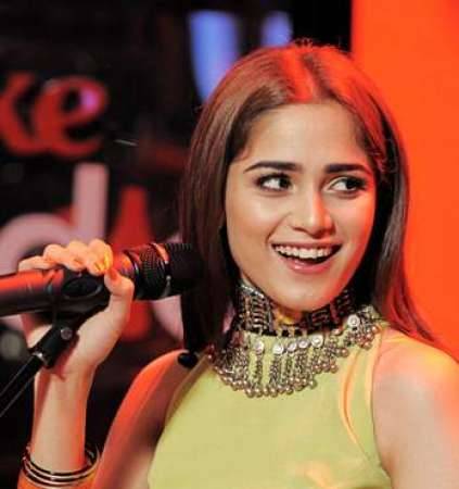 گلوکارہ آئمہ بیگ، عاصم اظہر کی جوڑی مقبول 