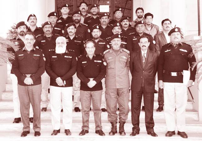 پنجاب کے تمام اضلاع میں اینٹی رائٹ فورس کی تربیت دی جائیگی: طارق مسعود