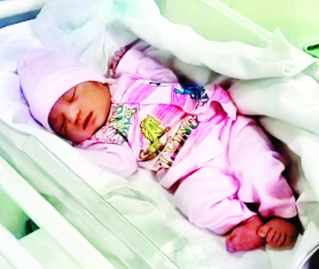 سرگودھا: بس سٹینڈ کے قریب کچرے سے نومولود بچی برآمد تشویشناک حالت میں ہسپتال منتقل