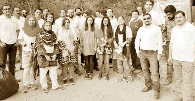 پاکستان مائیکرو فنانس انویسٹمنٹ کمپنی لمیٹڈ کے عملے نے صفائی مہم میں حصہ لیا 