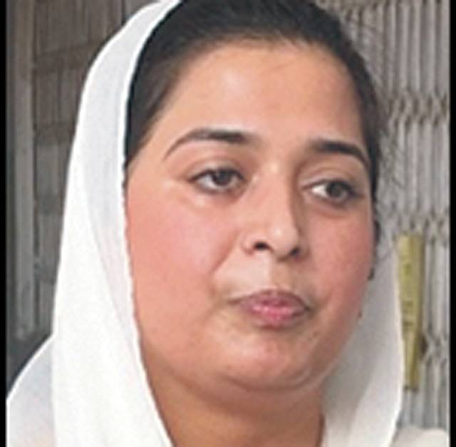 پاکستان تحریک انصاف کی خاتون کارکن مہنازسعید کا انتخابات میں حصہ لینے کا اعلان